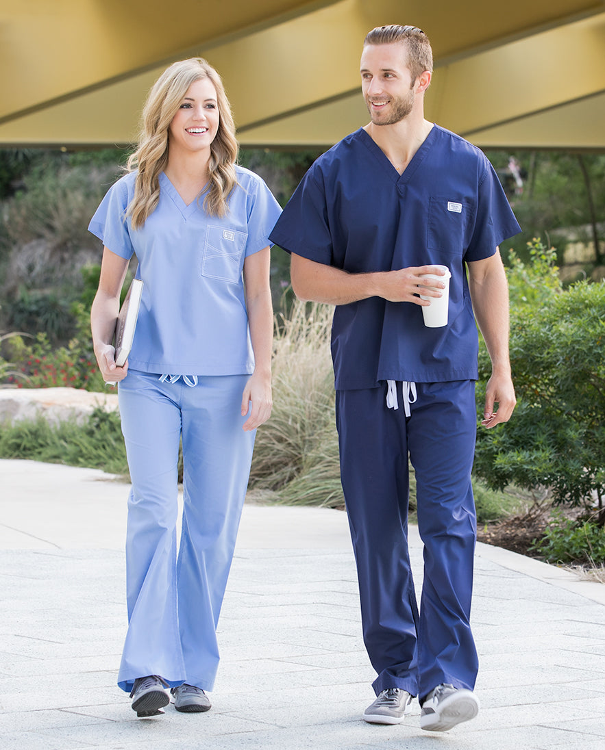 Best Shoes to Wear with Scrubs: Comfort Meets Style for Healthcare Professionals